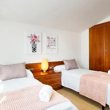 Casa Mirestany- Wonderful House With Amazing Views بيت للعطل بانيوليس