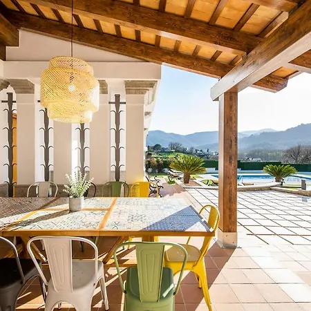 Casa Mirestany- Wonderful House With Amazing Views بيت للعطل